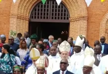 Centrafrique : l’ancien député Jean-Pierre Mara dénonce la profanation du drapeau centrafricain lors du sacre de Mgr Samedi À l'occasion de la cérémonie de consécration épiscopale du Rev. Père Joseph Samedi à la cathédrale de Bangui ce 14.06.2⁰26_2