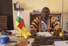 Le colonel Jules Gayoko, Préfet du Haut-Mbomou, menace d’arrêter les parents à Obo si leurs enfants fuient après un délit Le colonel Jules Gayoko, Préfet du Haut-Mbomou, menace d’arrêter les parents à Obo si leurs enfants fuient après un délit