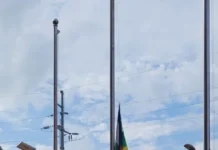 Levée des couleurs : le patriotisme ne se décrète pas, il se construit Cérémonie de la levée du drapeau au building administratif à Bangui