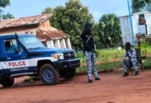 Carnot, dans la Mambéré, la barbarie policière frappe encore, un conducteur du camion passé à tabac Carnot, dans la Mambéré, la barbarie policière frappe encore, un conducteur du camion passé à tabac