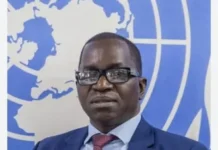 « Vous pouvez travailler trois mois, on vous paie un mois » : le propos pathétique de Djamaka qui fait tomber une employée de l’UNOPS à terre « Vous pouvez travailler trois mois, on vous paie un mois » : le propos pathétique de Djamaka qui fait tomber une employée de l'UNOPS à terre